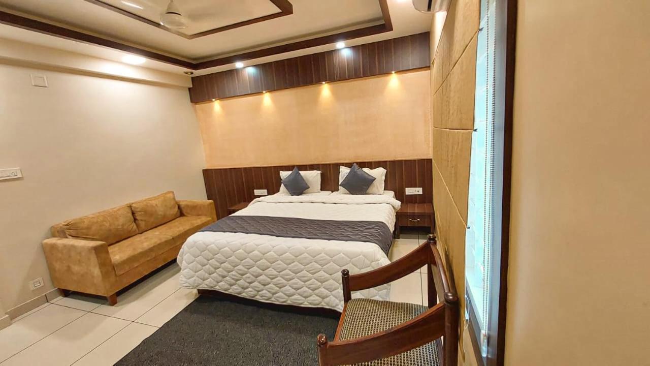 Hotel Royal Wings Elur Ngoại thất bức ảnh