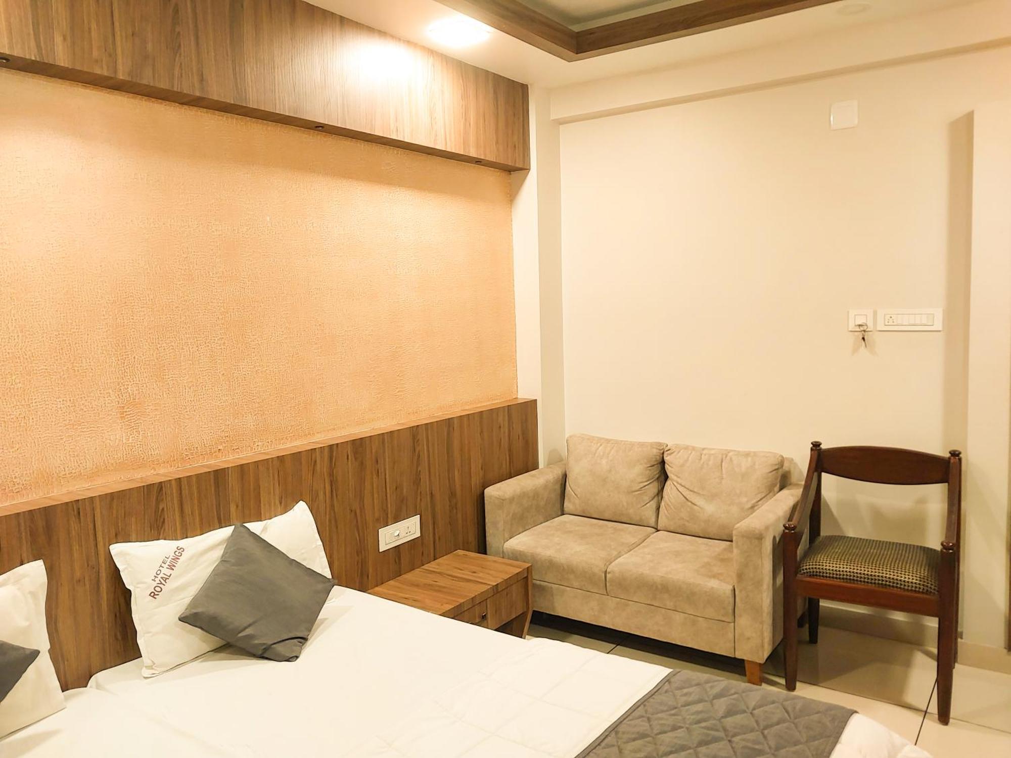 Hotel Royal Wings Elur Ngoại thất bức ảnh